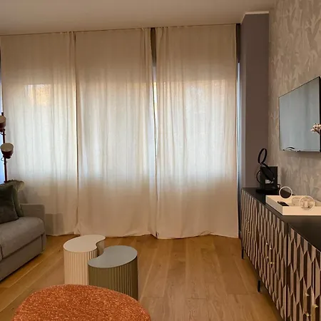 Twentythree Luxury Apartment-2